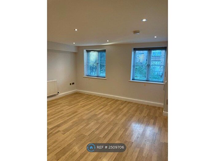 Studio To Rent In John Street, Luton, LU1