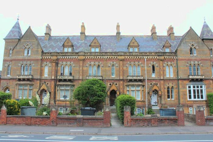 Studio To Rent In Park Street, Taunton, TA1