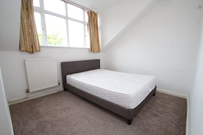 1 Bedroom Flat To Rent In , Harehills Lane, Leeds, West Yorkshire, LS8