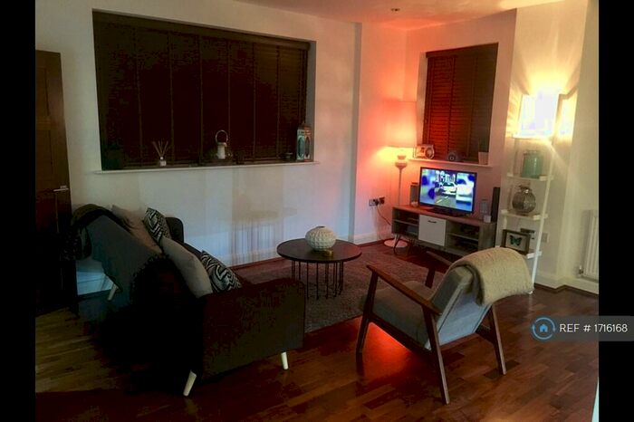 1 Bedroom Flat To Rent In Junction Road, South Croydon, CR2