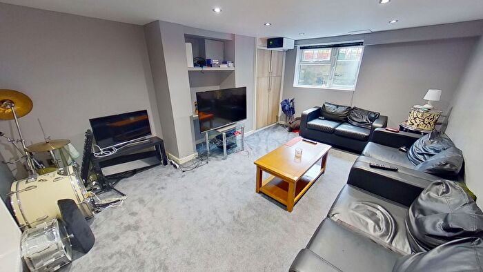 4 Bedroom Terraced House To Rent In Stanmore Street, Burley, Leeds, West Yorkshire, LS4
