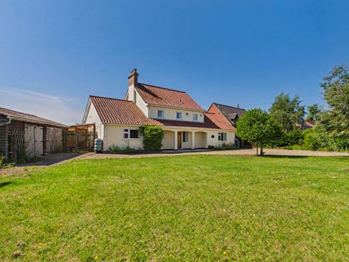 5 Bedroom Detached House For Sale In The Street, Barnby, Beccles, NR34