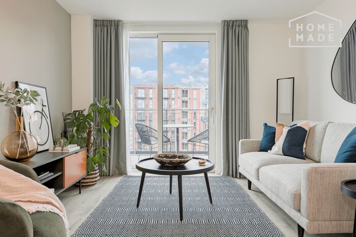 3 Bedroom Flat To Rent In Chalk, New Maker Yards, Salford, M5