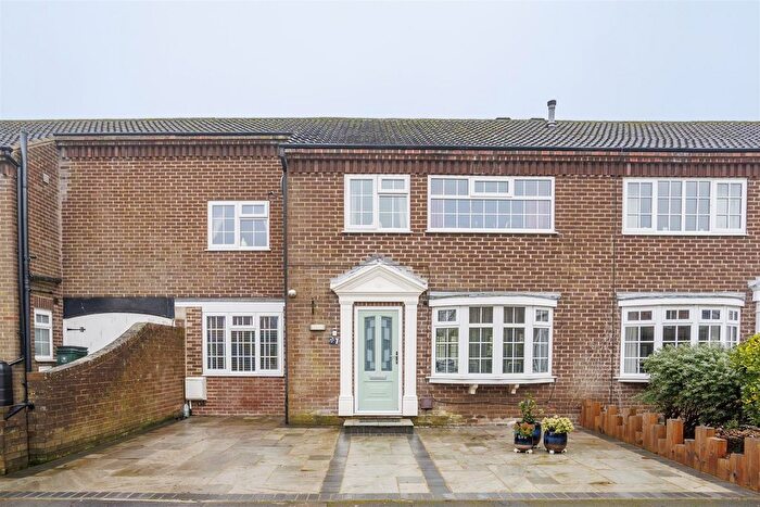 4 Bedroom Property For Sale In Croft Court, Bishopthorpe, York, YO23