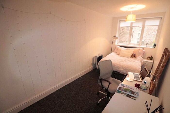 3 Bedroom Apartment To Rent In Huskisson Street, Liverpool, Merseyside, L8