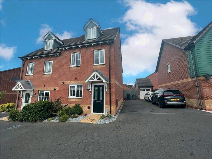 3 Bedroom Semi-Detached House To Rent In Bluebell Grove, Woodville, Swadlincote, Leicestershire, DE11