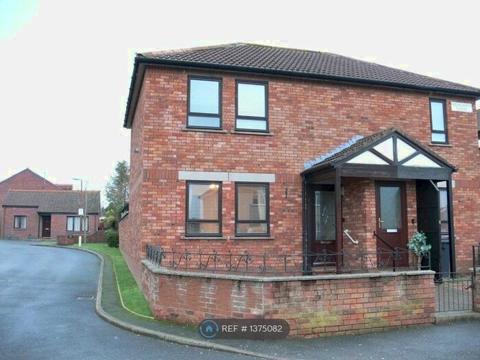 2 Bedroom Flat To Rent In High Garth Court, Carlisle, CA2