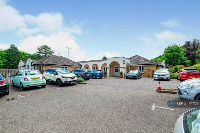 1 Bedroom Flat To Rent In Asprey Court, Caterham, CR3