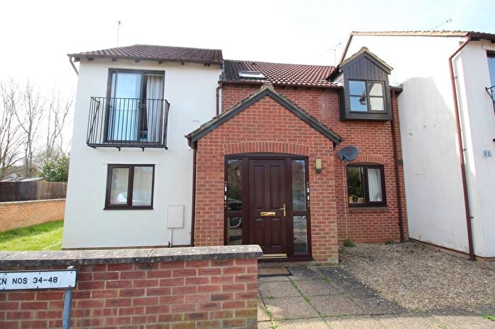 1 Bedroom Apartment To Rent In Warwick Close, Chippenham, SN14