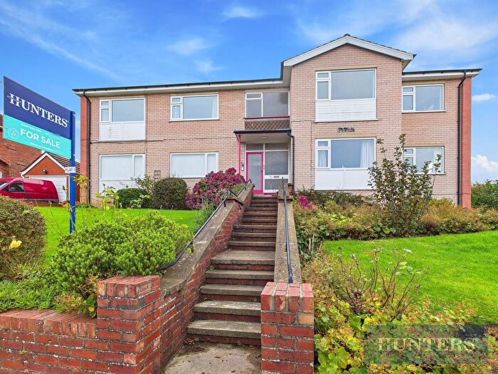 2 Bedroom Flat For Sale In Lowdale Avenue, Scarborough, YO12