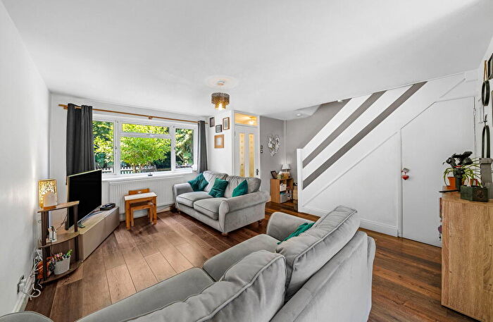 3 Bedroom Terraced House For Sale In Widford Terrace, Hemel Hempstead, HP2
