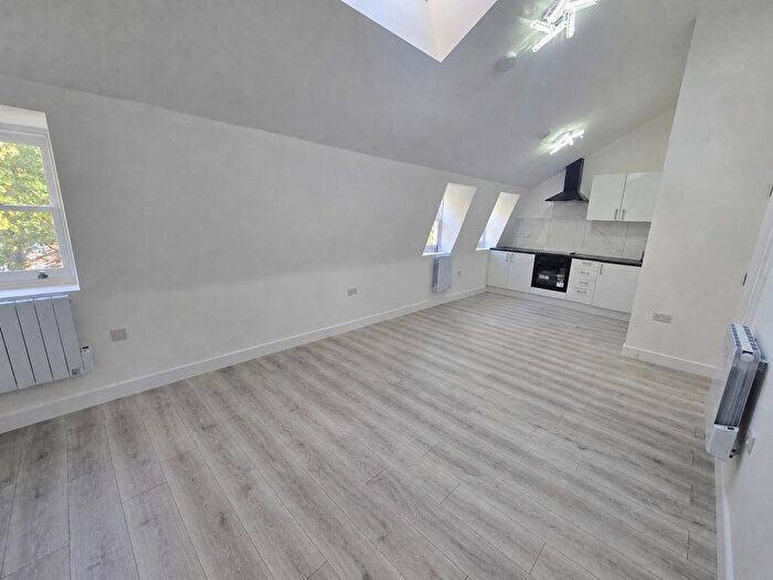 1 Bedroom Flat To Rent In Bow Road, London, E3