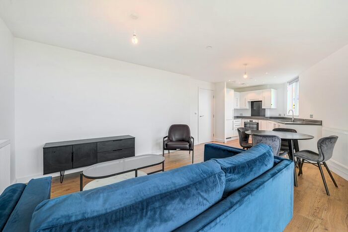 2 Bedroom Flat To Rent In Stylus Place, Hayes, UB3