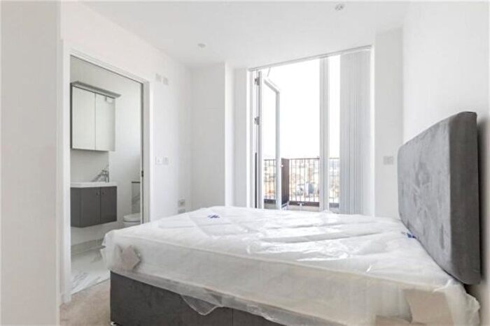 3 Bedroom Flat To Rent In The Penthouse, Hand Axe Yard, Kings Cross, London, WC1X