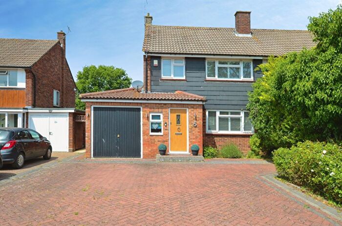 3 Bedroom Semi-Detached House For Sale In Farm Way, Bushey, WD23