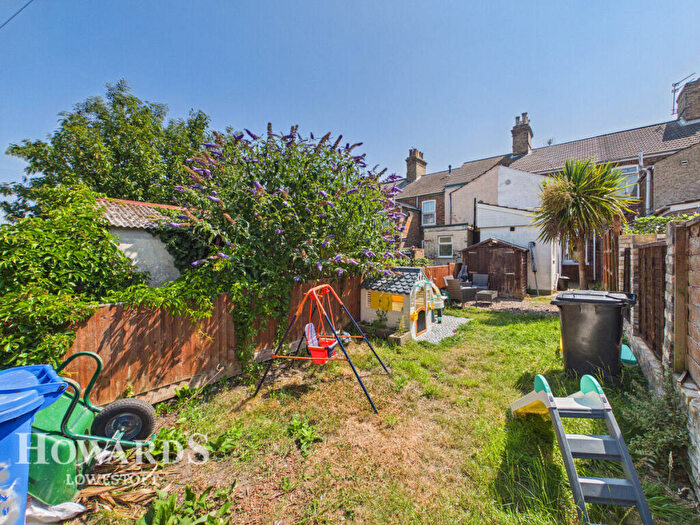 3 Bedroom Terraced House For Sale In St Leonards Road, Lowestoft, NR33