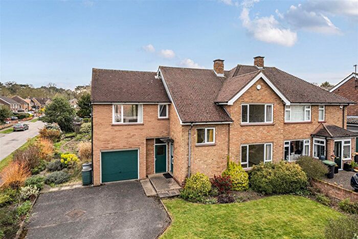 4 Bedroom Semi Detached House For Sale In Brickhill Drive, Bedford, MK41