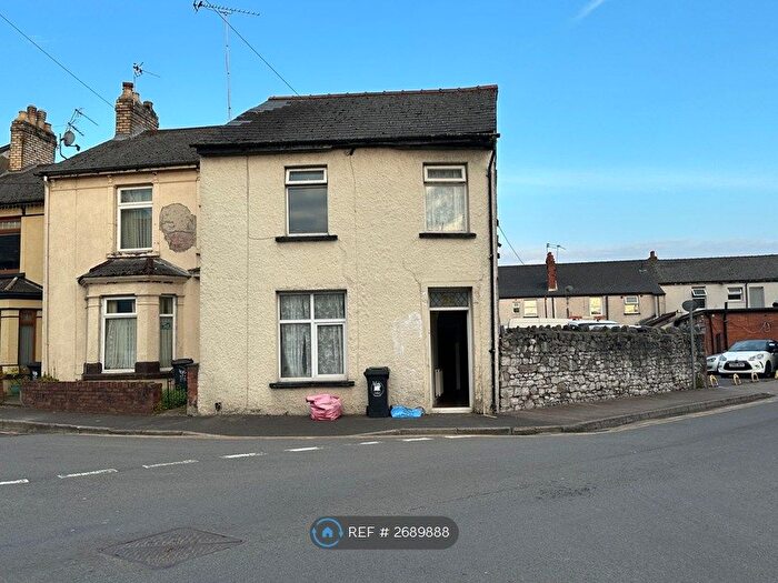 3 Bedroom End Of Terrace House To Rent In Fairoak Terrace, Newport, NP19