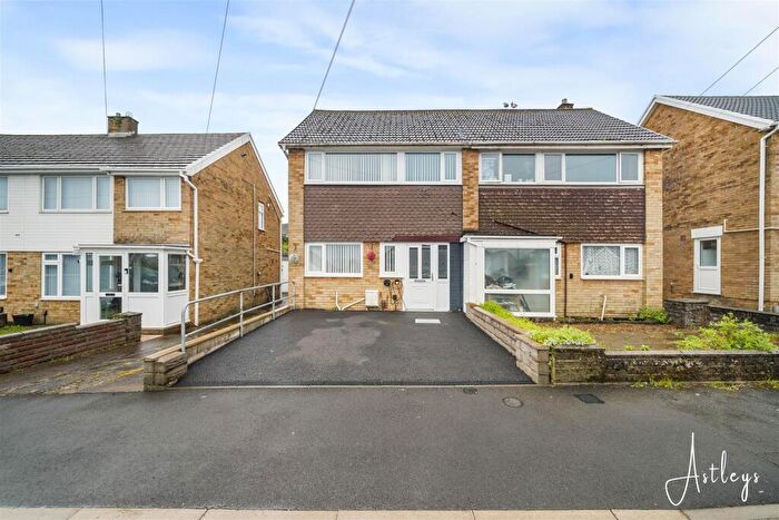 3 Bedroom Semi-Detached House For Sale In Penrhiw Road, Morriston, Swansea, SA6