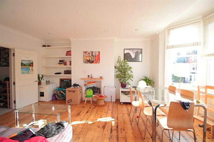 2 Bedroom Flat To Rent In Romola Road, Brockwell Park, SE24