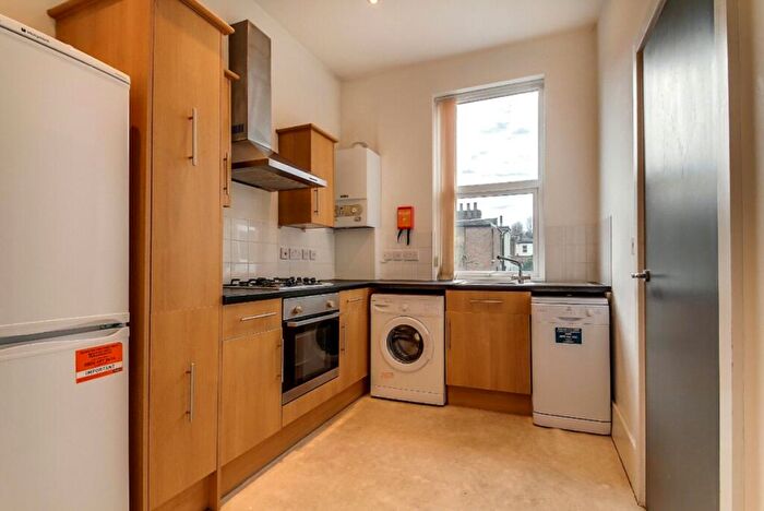 1 Bedroom Flat To Rent In Archway Road, First Floor Flat, Archway, London, N19