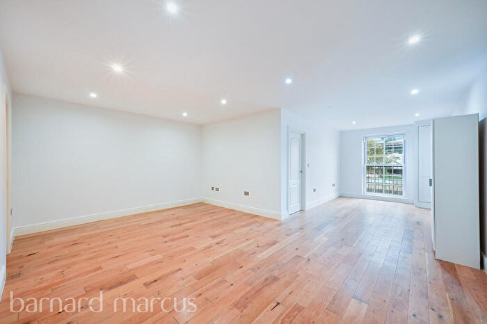 1 Bedroom Flat To Rent In Barnsbury Lane, Surbiton, KT5