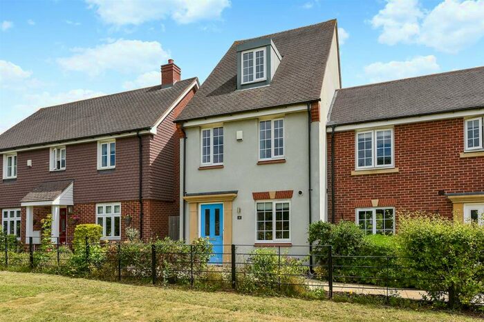 3 Bedroom Town House To Rent In Augusta Way West, Andover, SP11