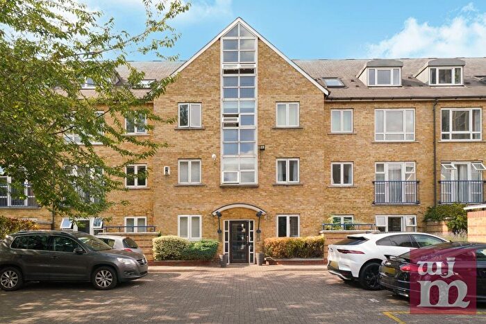 2 Bedroom Flat To Rent In St Mary's Court, Bow, E3