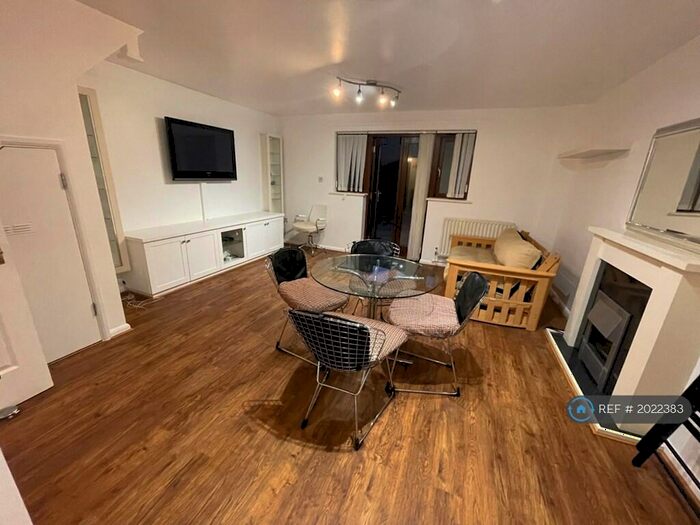 3 Bedroom Terraced House To Rent In Primrose Close, London, E3