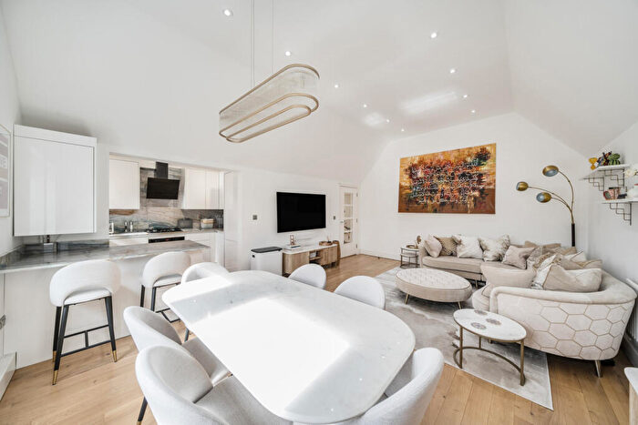 2 Bedroom Apartment For Sale In Stratheden Road, Blackheath, SE3