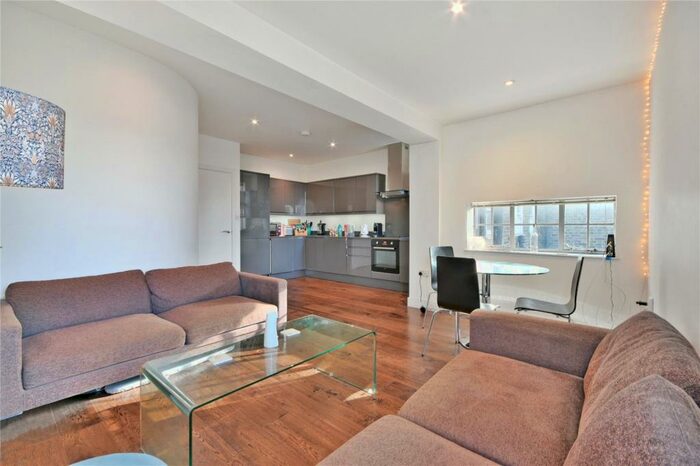 2 Bedroom Flat To Rent In Upper Street, Islington, N1