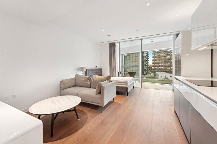 Studio To Rent In Electric Boulevard, London, SW11