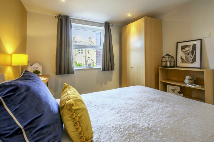 1 Bedroom Flat To Rent In Victoria Terrace, Leeds, LS3