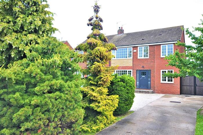 4 Bedroom Semi Detached House For Sale In Kirton Lane, Thorne, Doncaster, DN8