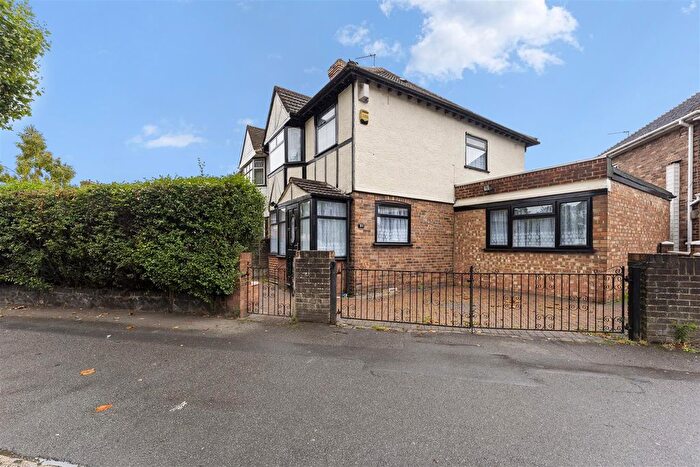 4 Bedroom Semi Detached House To Rent In North Hyde Road, Hayes, UB3