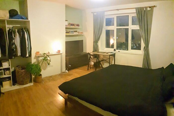 2 Bedroom Flat To Rent In Buttesland Street, London, N1