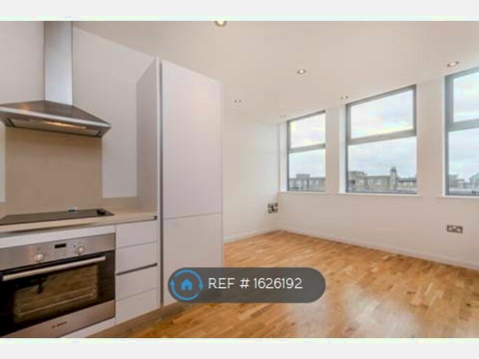 1 Bedroom Flat To Rent In Norwich House, London, SW16