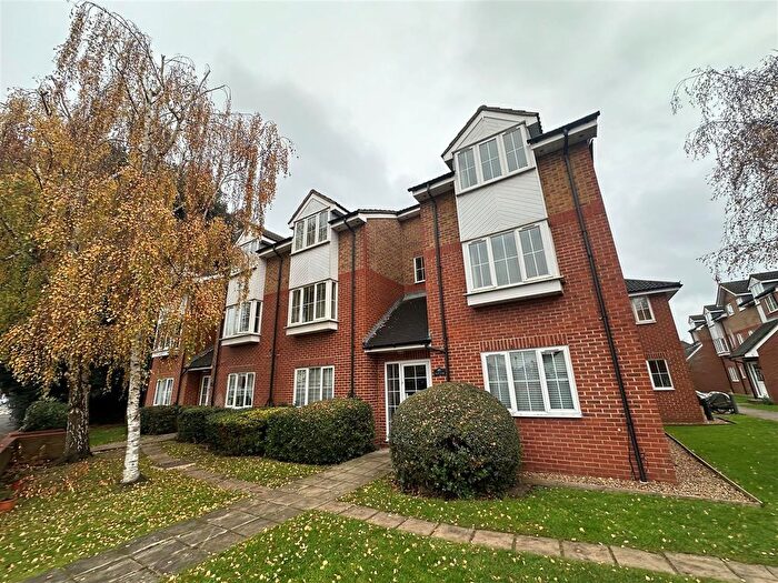 Studio To Rent In Holm Oak Park, Hagden Lane, Watford, WD18