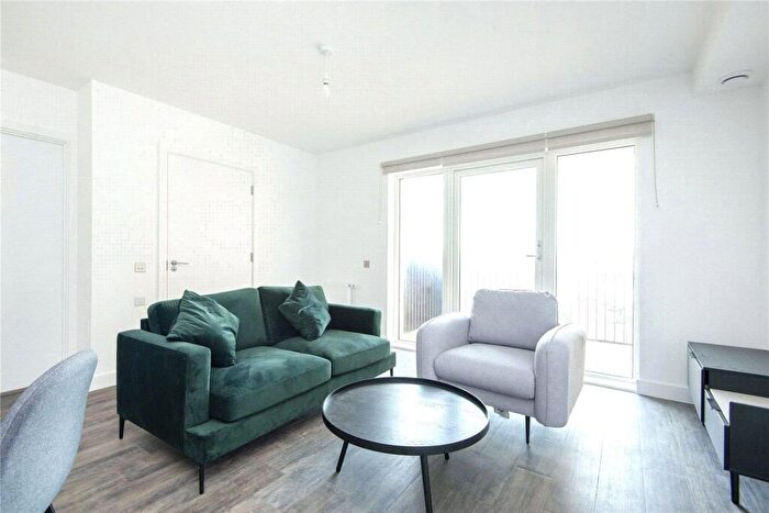 2 Bedroom Flat To Rent In Adlay Apartments, Millet Place, E16