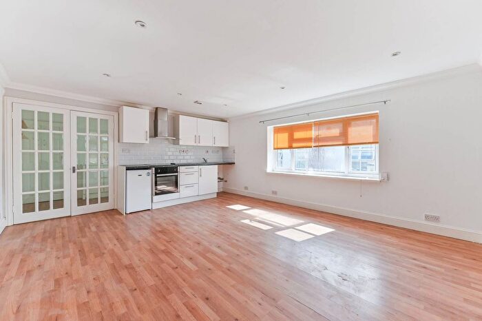 Studio For Sale In Cresswell Road, South Norwood, London, SE25