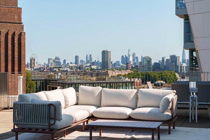 3 Bedroom Apartment To Rent In Wilshire House, Prospect Way, London, SW11