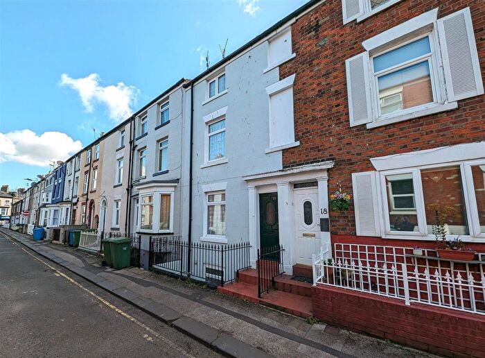 3 Bedroom Terraced House For Sale In Bedford Street, Scarborough, YO11