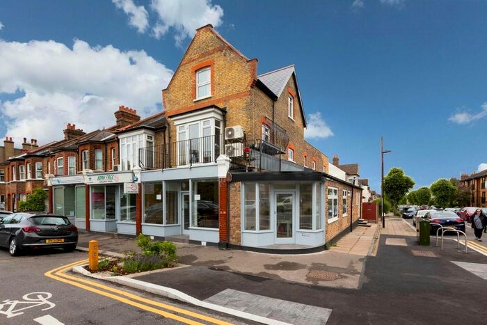 1 Bedroom Flat To Rent In Hoppers Road, Winchmore Hill, N21