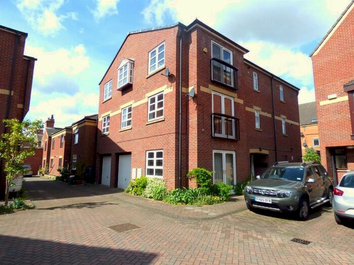 1 Bedroom Flat To Rent In Wellowgate Mews, Grimsby, DN32