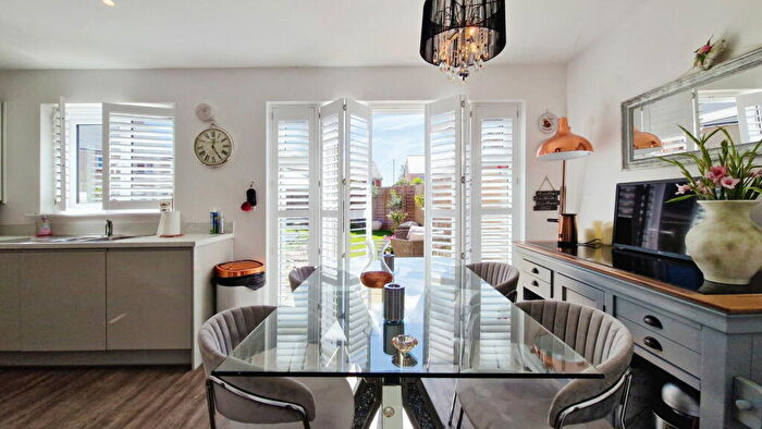 3 Bedroom Link Detached House For Sale In Dunmow, CM6