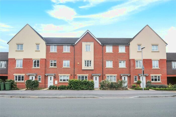 4 Bedroom Terraced House To Rent In Sparrowhawk Way, Bracknell, Berkshire, RG12