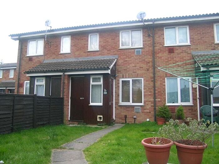 1 Bedroom Terraced House For Sale In Shellfield Close, Staines-Upon-Thames, Surrey, TW19