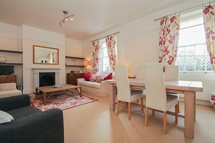 2 Bedroom Apartment To Rent In Flamborough Walk, Limehouse, E14