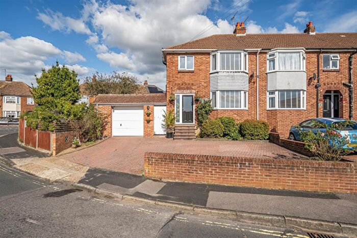 3 Bedroom End Terrace House For Sale In Elmhurst Road, Fareham, PO16