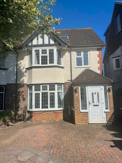 4 Bedroom Semi-Detached House To Rent In Chelston Avenue, Hove, BN3